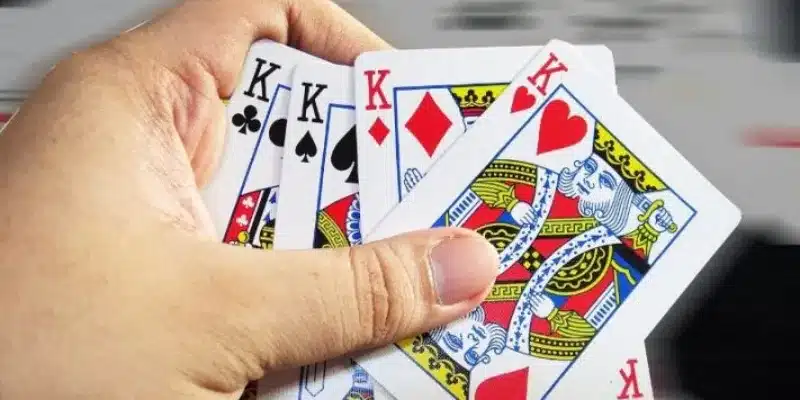 Hướng dẫn cách chơi bài Phỏm chi tiết cho người mới